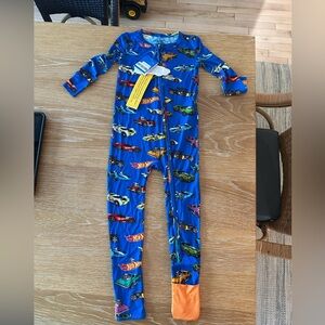 NWT Posh Peanut 2T Zippie